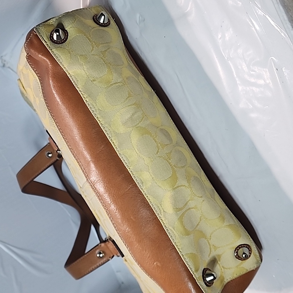 Coach VTG Hampton Signature satchel bag, yellow color - Picture 6 of 16